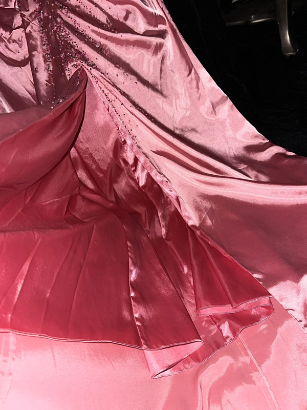 Pink halter neck fitted waist long satin ball gown R6416