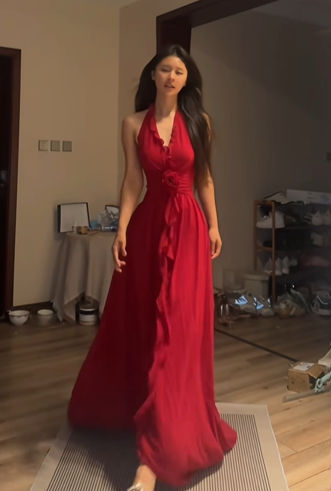 Red halter neck, fitted waist, sexy and elegant long ball gown R8089