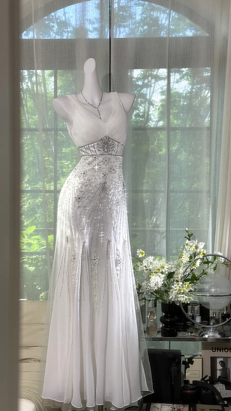White halter-neck, fitted waist, bodycon fishtail long ball gown R7615