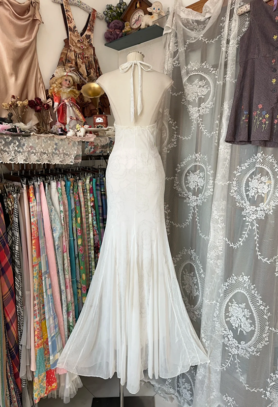 White halter neck slim waist hip fishtail sexy long ball gown R6221