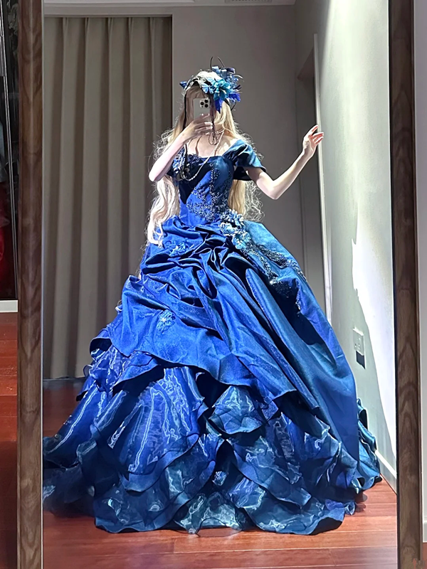 Blue strapless fitted waist slim-fitting ball gown with a full skirt R8624