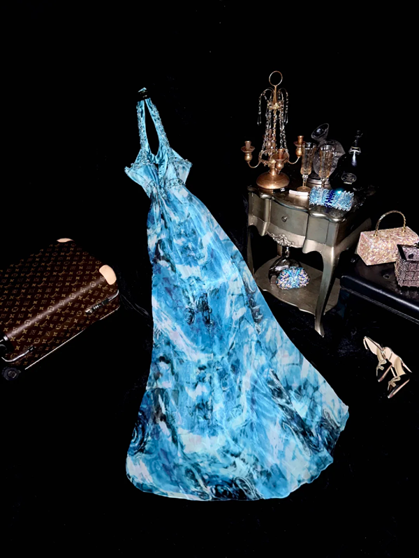 Blue tie-dye halter neck, fitted waist, elegant long ball gown R6940