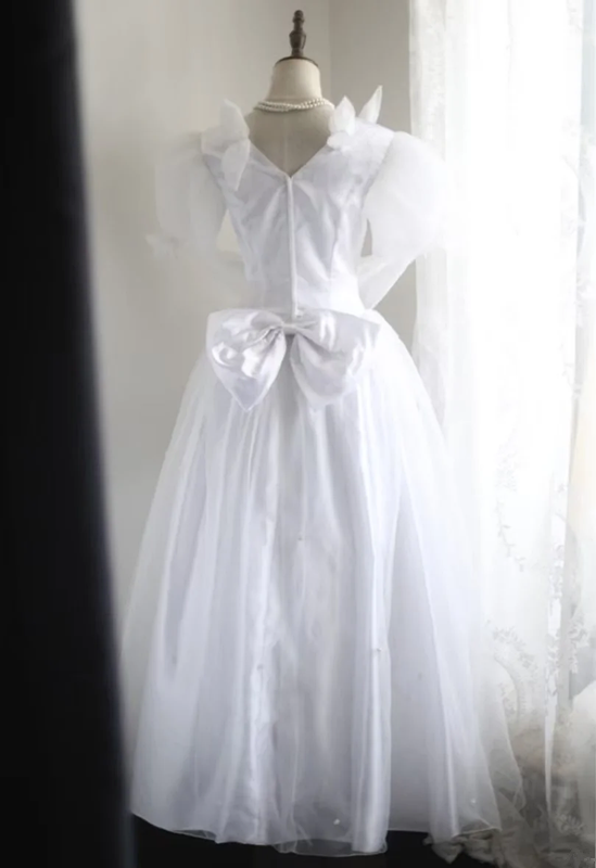 White V-neck retro long-sleeved fitted waist classic long ball gown/bridal dress R6820