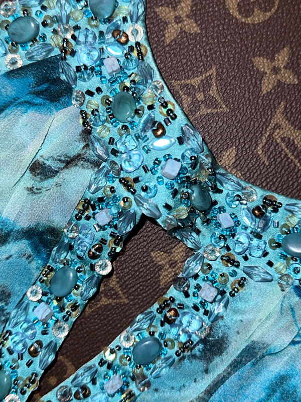 Blue tie-dye halter neck, fitted waist, elegant long ball gown R6940