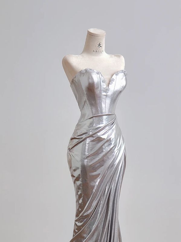 Silver strapless, fitted, bodycon, sexy long ball gown R8154