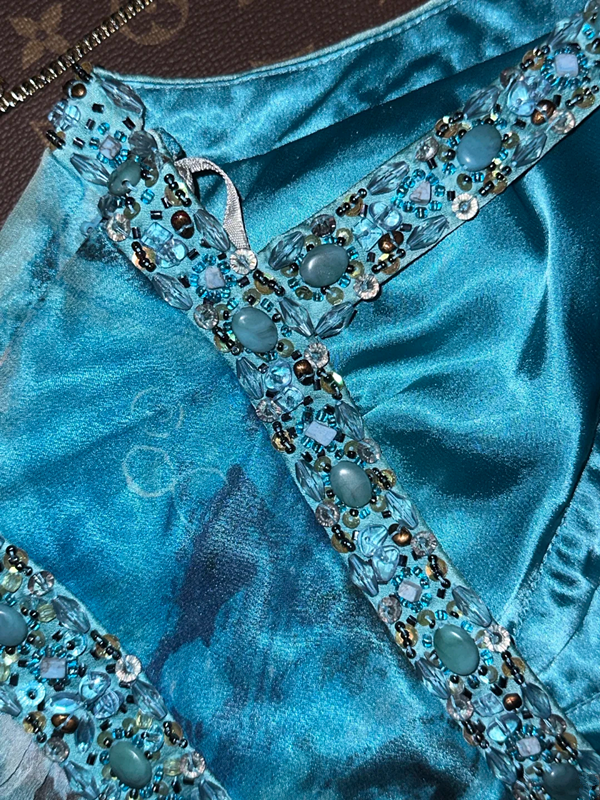 Blue tie-dye halter neck, fitted waist, elegant long ball gown R6940