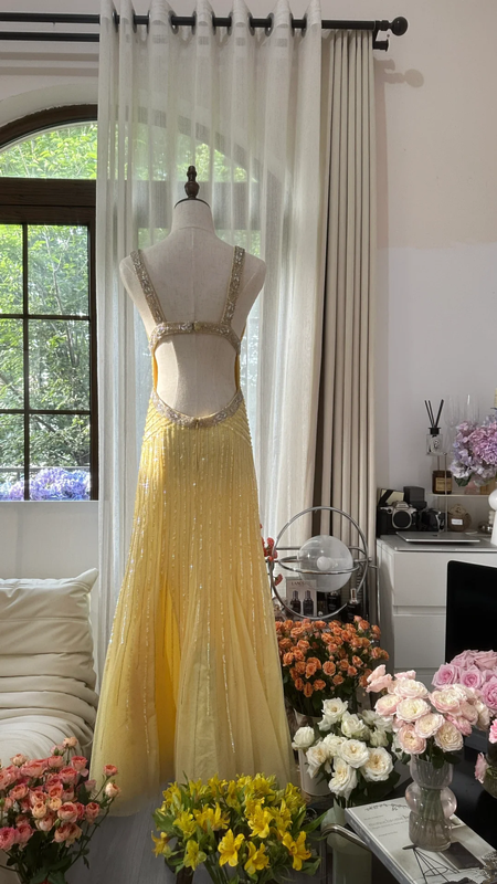 Light yellow halter-neck fitted backless sexy long ball gown R7767