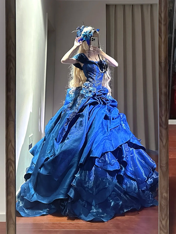 Blue strapless fitted waist slim-fitting ball gown with a full skirt R8624