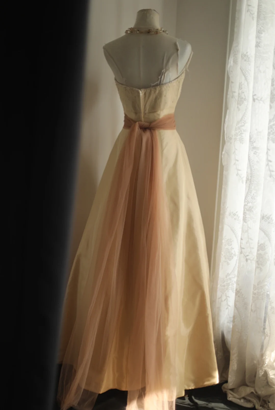 Retro light yellow strapless fitted A-line long ball gown R6781