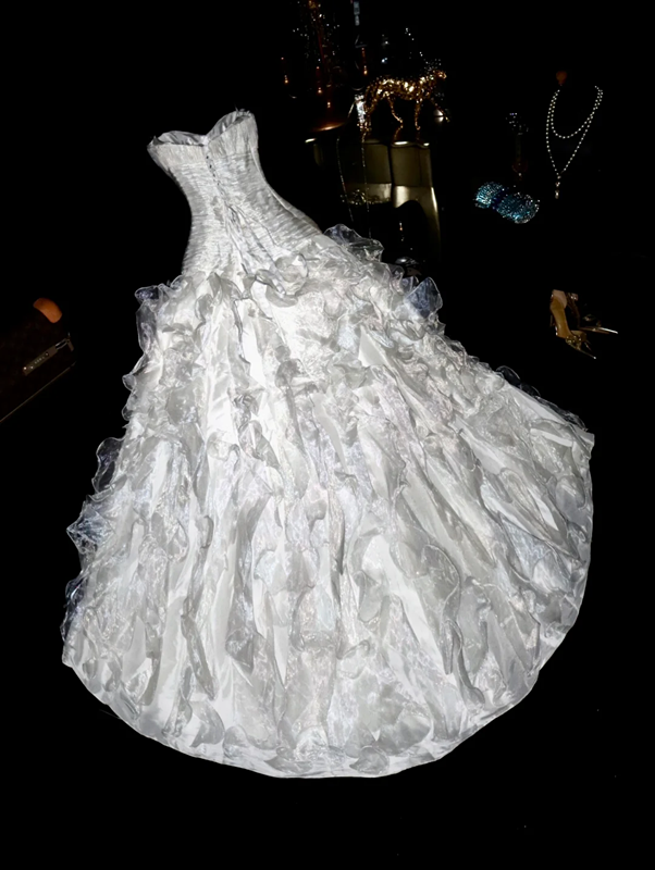 White strapless, fitted waist, pleated, elegant, fairy-like long ball gown R6901