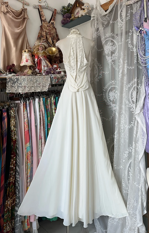 White halterneck lace sleeveless slim waist elegant long ball gown R6142