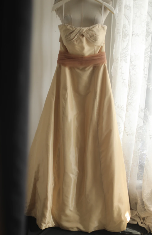 Retro light yellow strapless fitted A-line long ball gown R6781