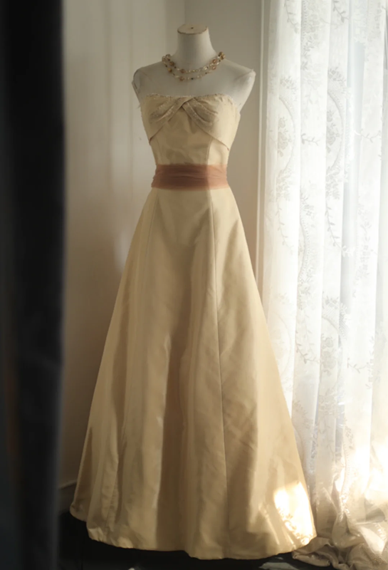 Retro light yellow strapless fitted A-line long ball gown R6781