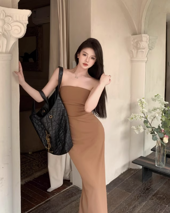 Sexy off-the-shoulder dress with elastic tube top and waist-hugging long skirt for hot girls R1507