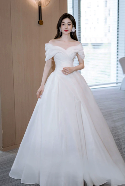 Elegant White A-Line Bateau Tulle Puffy Corset Maxi Wedding Dress RS2010