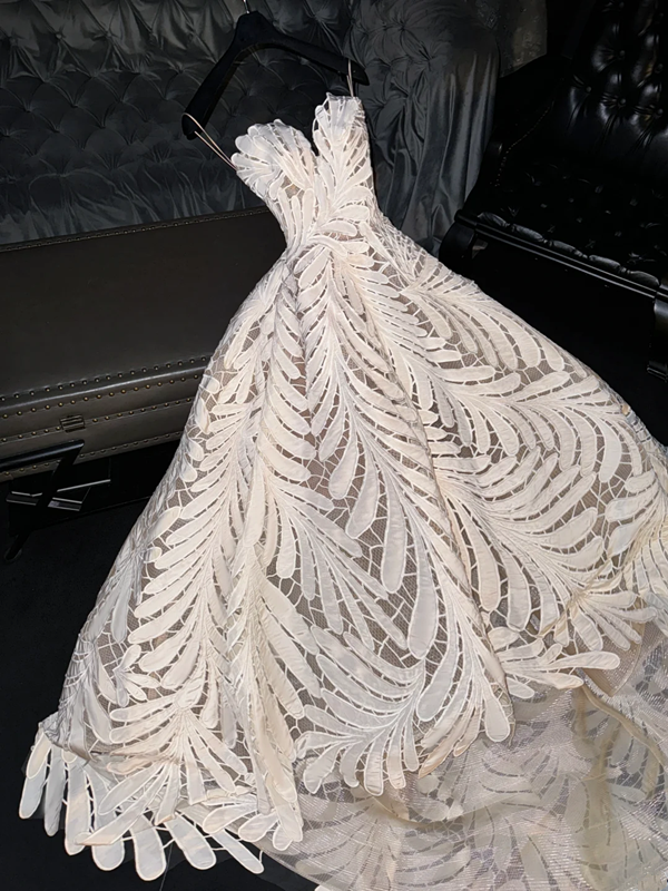 White floral halter-neck fitted long ball gown/bridal dress R8779
