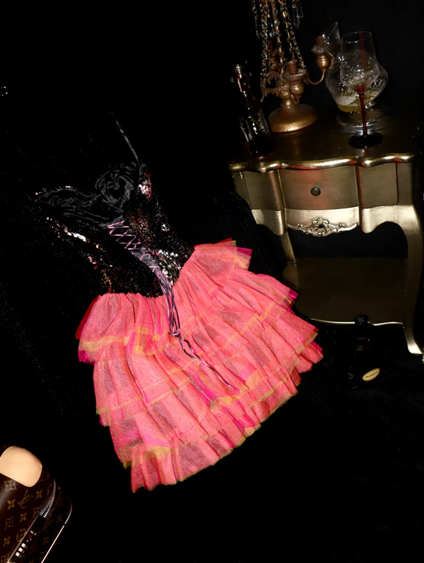 Black halter-neck sequined fitted pink tiered skirt short ball gown R6982