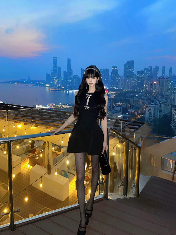 Black sleeveless slim waisted homecoming dress R5090