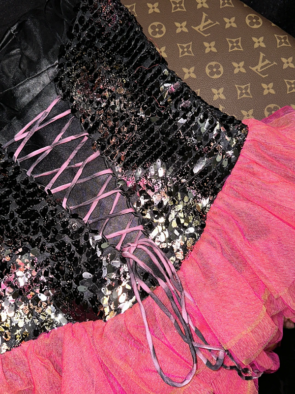 Black halter-neck sequined fitted pink tiered skirt short ball gown R6982