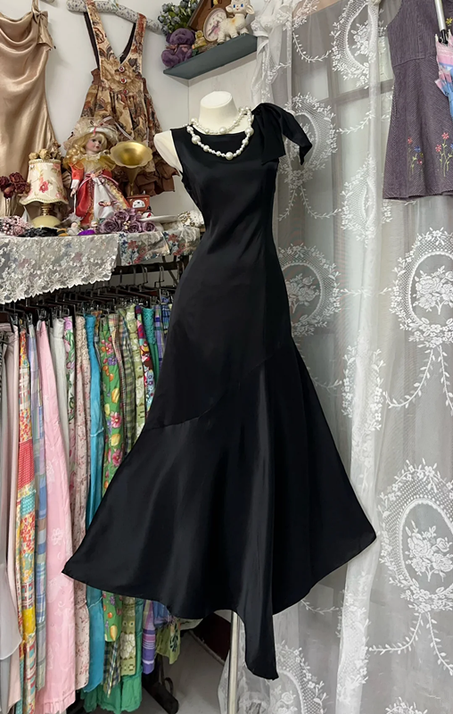Black sleeveless satin fitted waist fishtail skirt maxi ball gown R6143