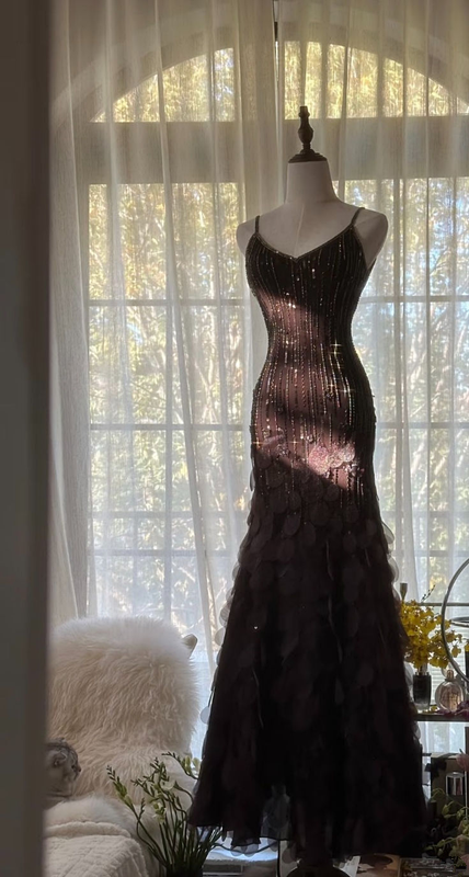 Black halter-neck fitted bodycon long ball gown R6543