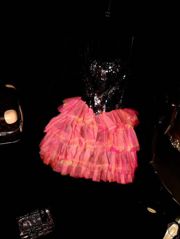 Black halter-neck sequined fitted pink tiered skirt short ball gown R6982