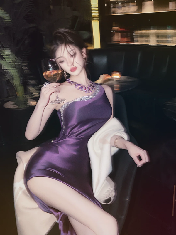 A sexy and alluring one-shoulder backless purple prom dress R7062