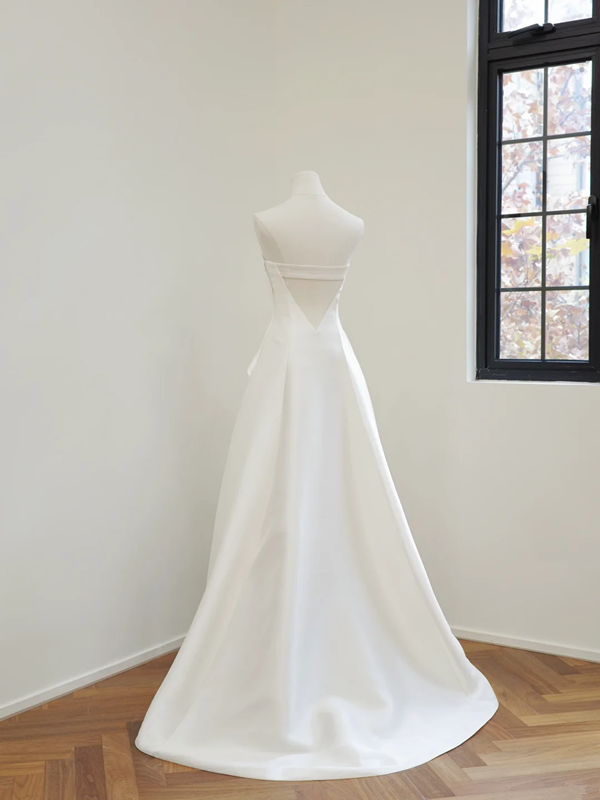 White strapless, fitted A-line long ball gown/bridal dress R8535