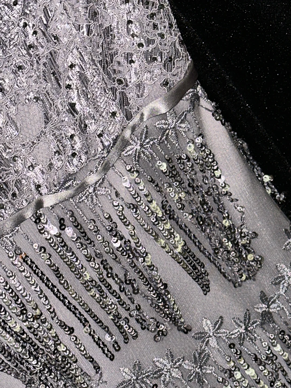 Silver tank top with cinched waist, elegant long ball gown R7023