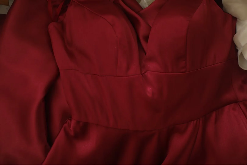 Red halter-neck fitted long ball gown, elegant and sophisticated R6704