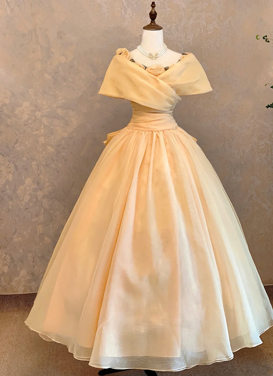 Apricot-colored vintage-style fitted waist ball gown/bridal dress R7236