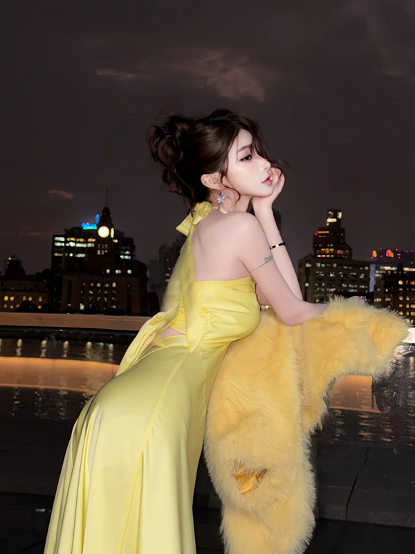 Yellow halter-neck, fitted waist, sexy long ball gown R7063