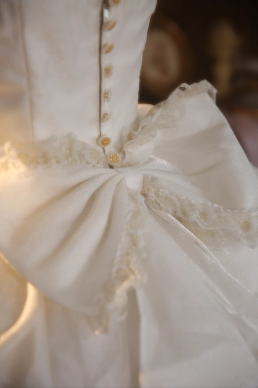 White strapless fitted waist lace-trimmed ball gown/bridal dress R7276