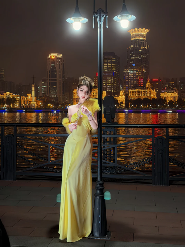 Yellow halter-neck, fitted waist, sexy long ball gown R7063