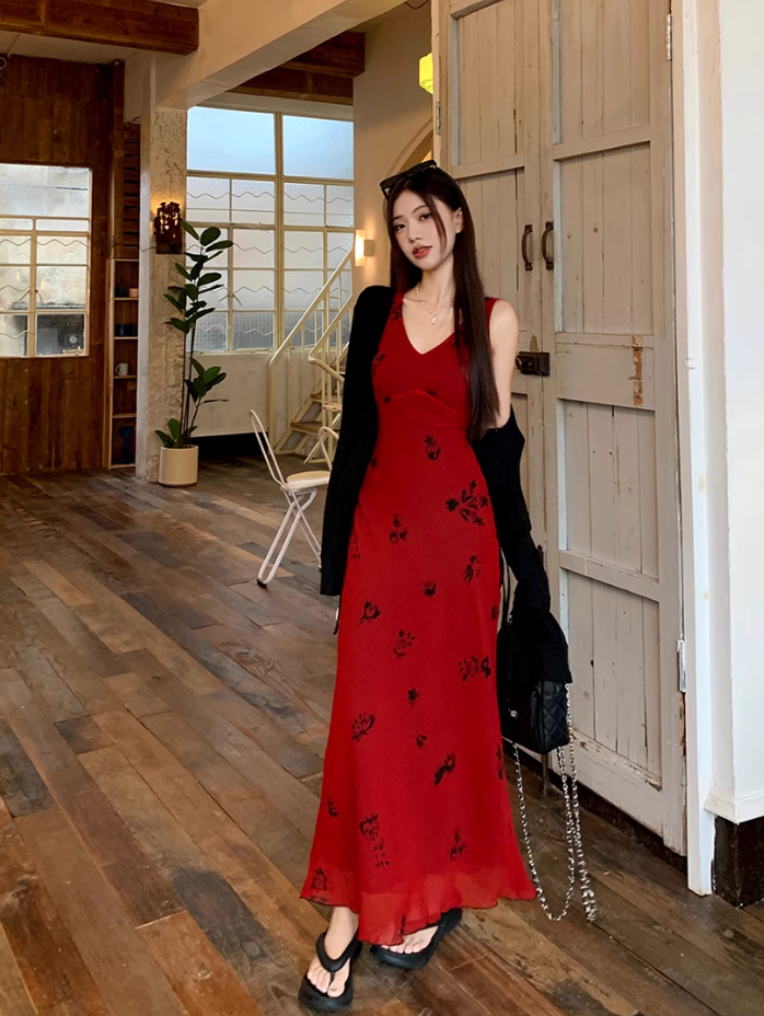 Fairy V-neck suspender dress French style slim high waist petite long skirt holiday style skirt R1758