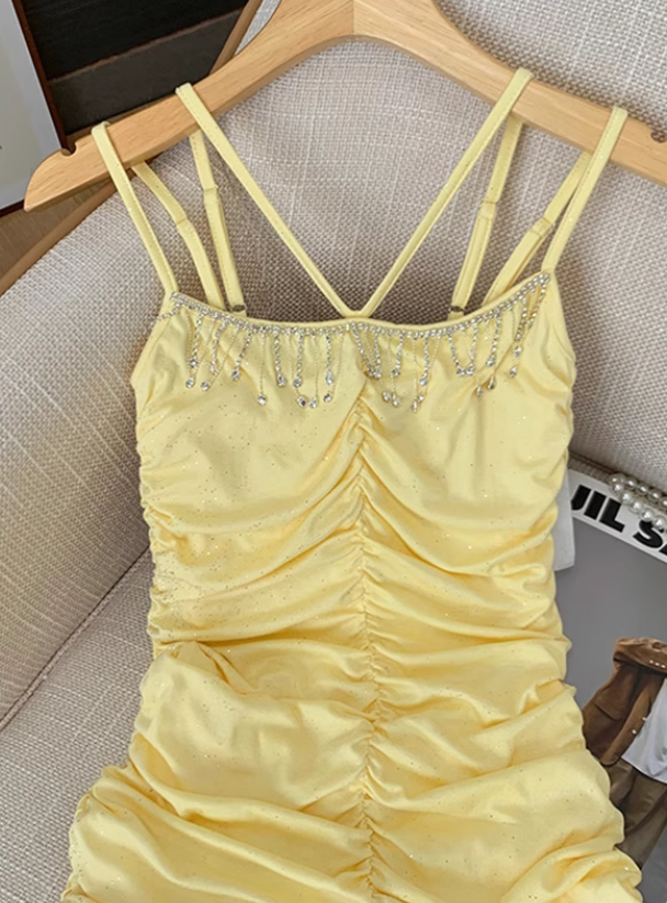 Hot girl suspender dress women's new style waist slimming temperament pleated hip skirt R4037