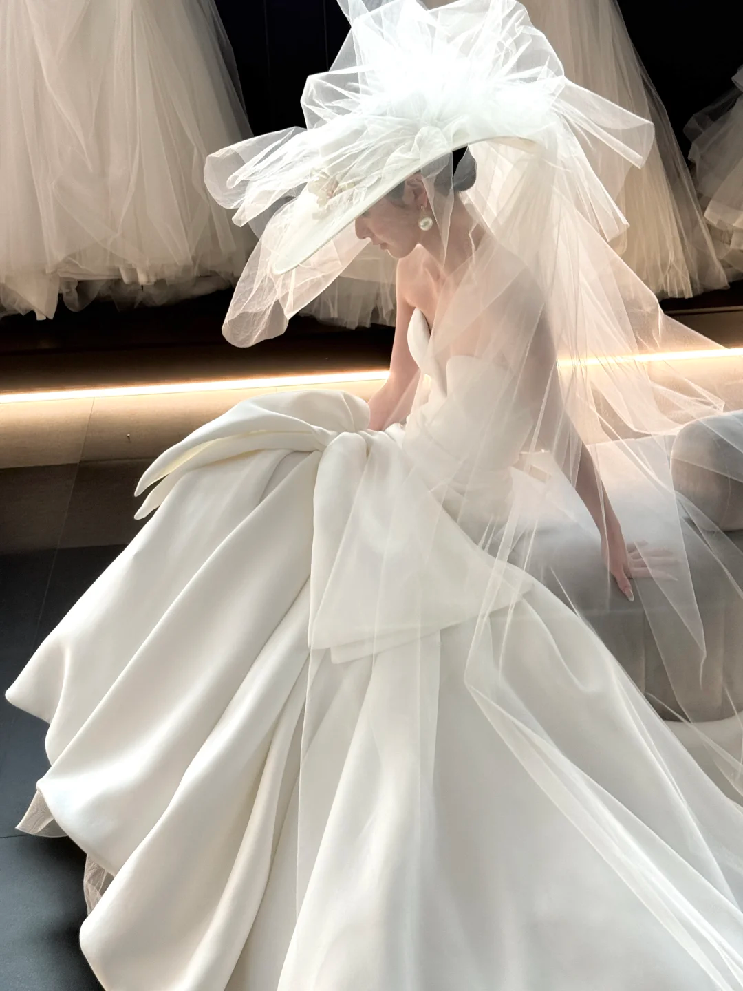 White strapless slim waist sexy satin long dress bridal gown R6027