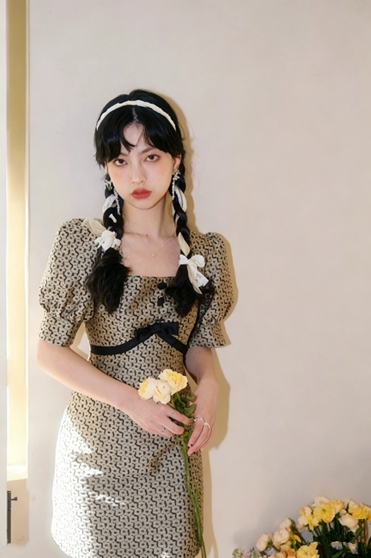 Retro Floral Print Bodycon Dress Women With Puff Sleeves And Bow Detail R9464