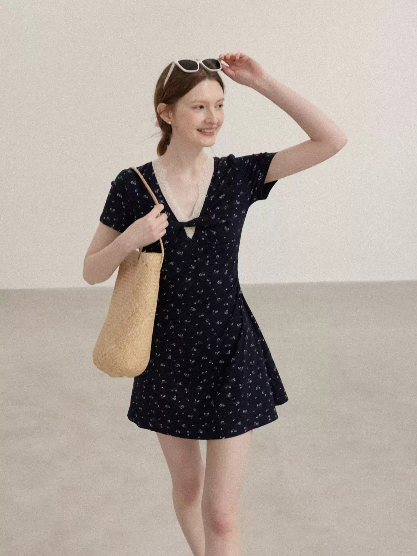 Casual Short Sleeve Floral Dress with Elastic Waist R9169