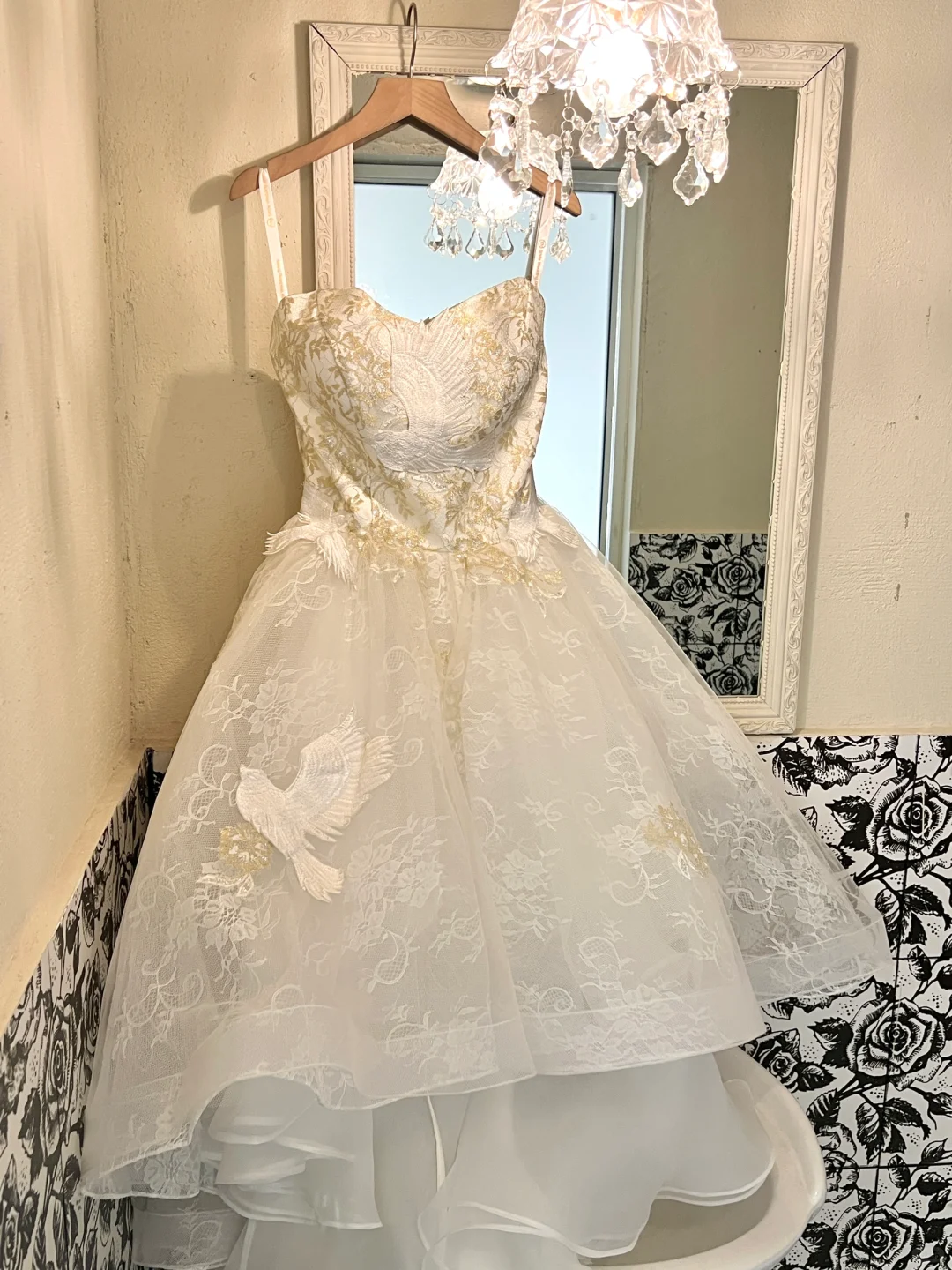 White suspenders, slim waist, embroidery, exquisite swing skirt, mid-length skirt, homecoming dress R4344