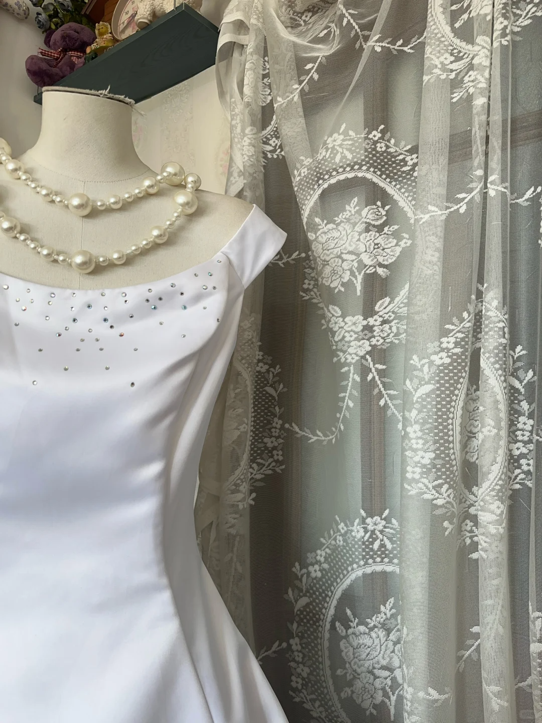 White satin slim waist elegant A-line maxi ball gown R6167