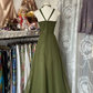 Dark green halter-neck fitted A-line elegant ball gown R6366
