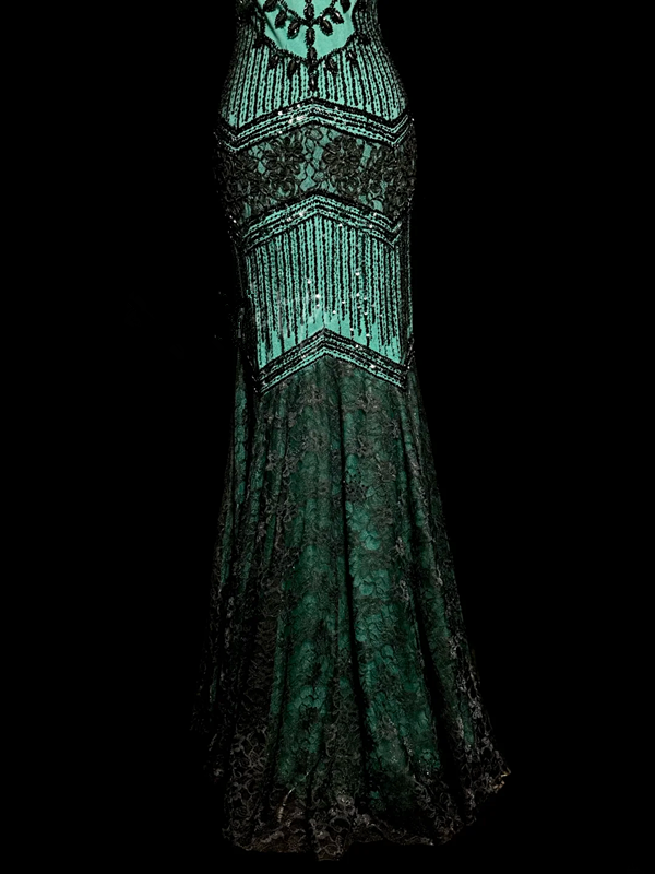 Sexy long ball gown with green halter neck and fitted waist, featuring lace details R6686