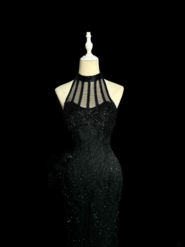 Black halter-neck, fitted waist, and bodycon sexy ball gown R6606