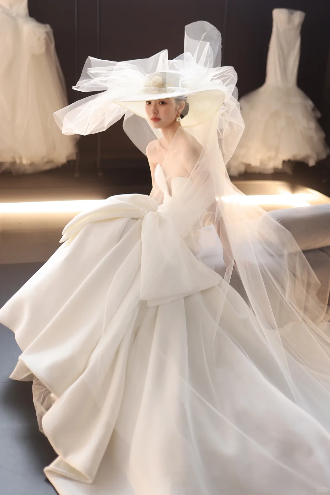 White strapless slim waist sexy satin long dress bridal gown R6027