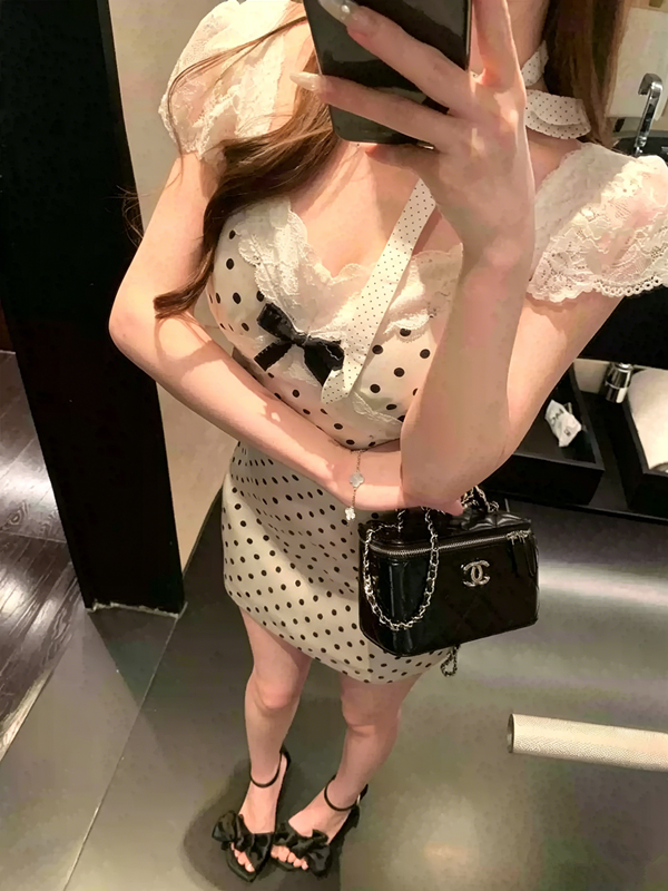 Retro Polka Dot Bodycon Mini Dress with Lace Trim R9164