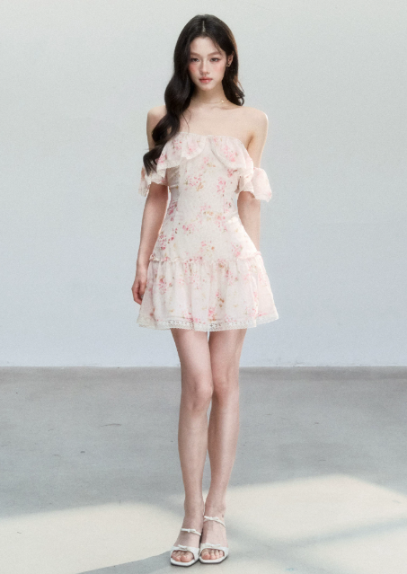 Summer Vacation Style Chiffon Dress With Ruffled Neckline And Fitted Waist R9428