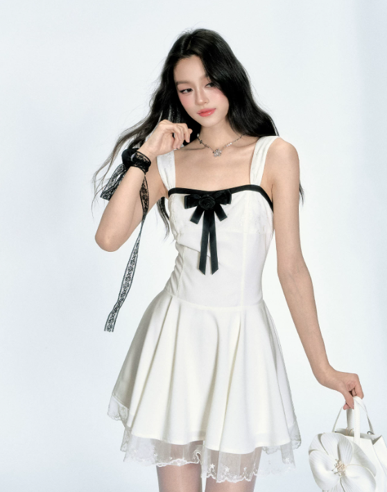 Romantic Sweetheart Neckline Dress With Satin Bow And Lace Underskirt R9440