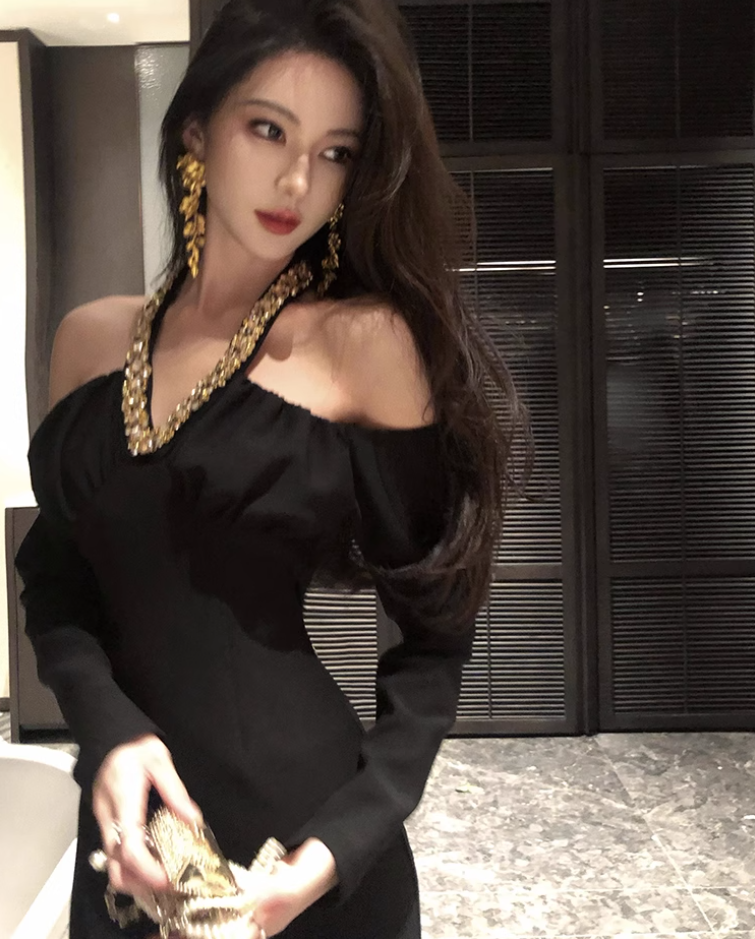 Hepburn style French dress high-end niche temperament sexy off-shoulder black dress R1781