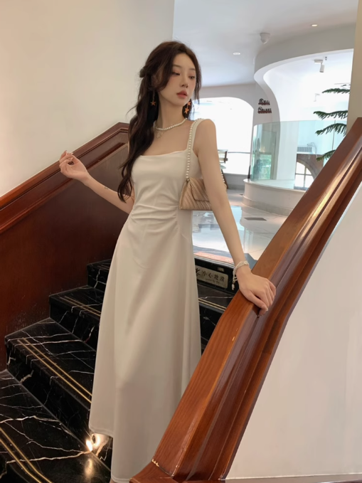 French square neck suspender dress with slim waist, elegant and gentle temperament R1505